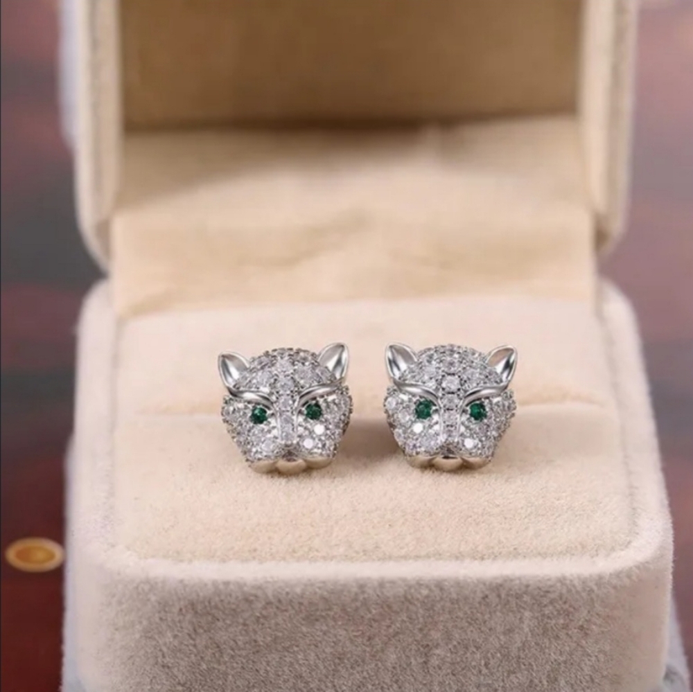 New Silver Plated Crystal Cat Stud Earrings